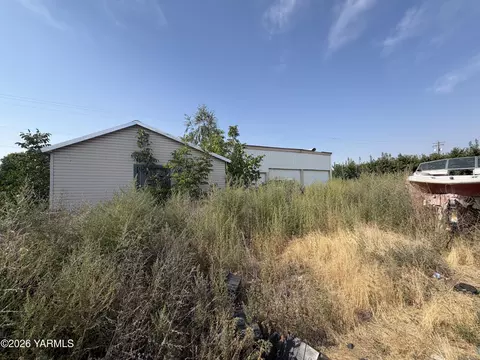 1693 Knight Hill Rd, Zillah, WA 98953