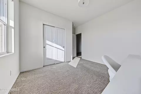 Bedroom - 509 Stuart St, Moxee, WA 98936 photo 4 of 5