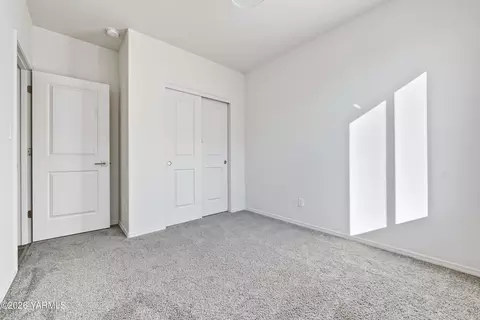Bedroom - 509 Stuart St, Moxee, WA 98936 photo 2 of 5