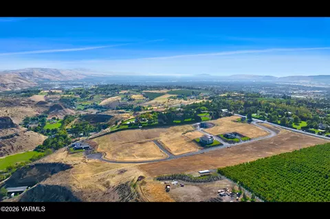 NKA Canyon Estates Way #4, Yakima, WA 98908
