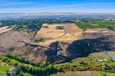 NKA Canyon Estates Way #8, Yakima, WA 98908