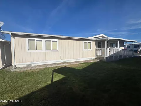 18 W Washington Ave #24, Yakima, WA 98903