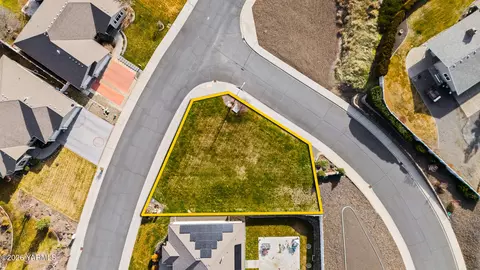 610 N 74th Ave, Yakima, WA 98908