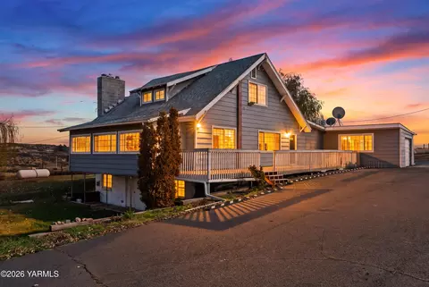 18790 Summitview Rd, Yakima, WA 98908