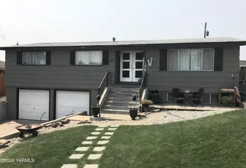 106 Ann St, Zillah, WA 98953