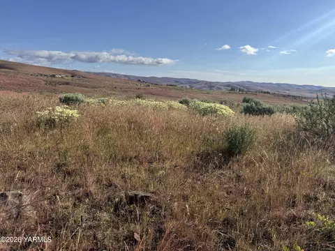Nka Badger Dr, Selah, WA 98942