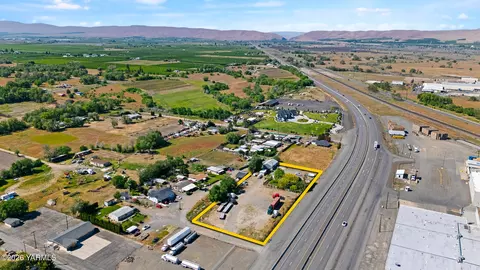 370 NW Manor Rd, Wapato, WA 98951