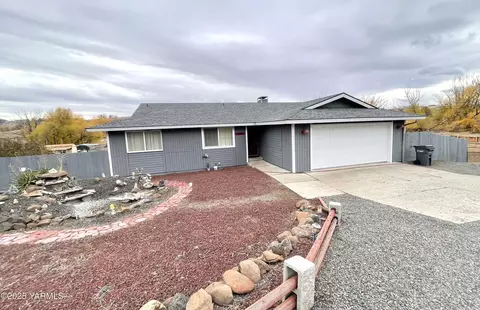 13010 Wide Hollow Rd, Yakima, WA 98908