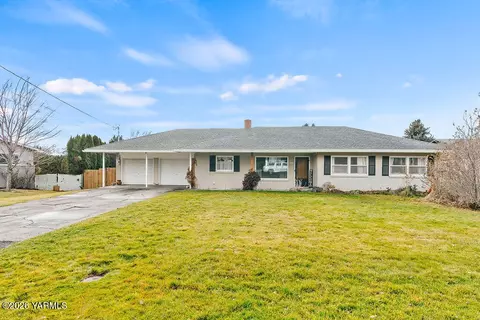 5308 Richey Rd, Yakima, WA 98908