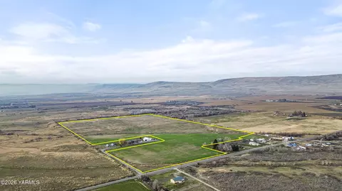 Nka Shields Rd, Wapato, WA 98951