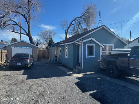 717 N 28th Ave, Yakima, WA 98902