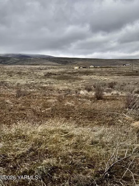 Nka Badger Dr, Selah, WA 98942