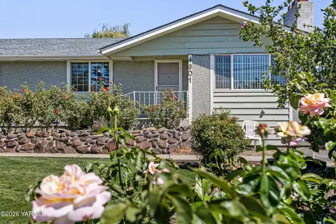 4601 Hillcrest Dr, Yakima, WA 98901
