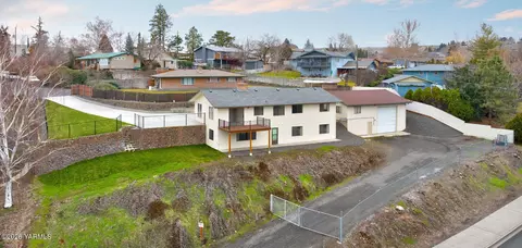 608 Anchor Pl, Selah, WA 98942