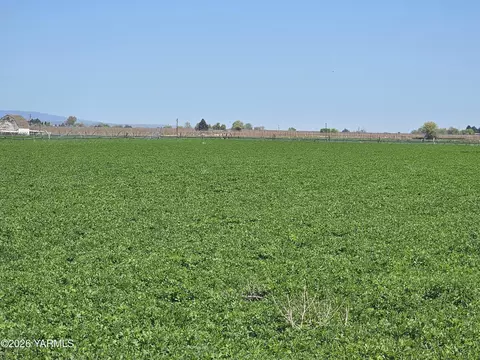 Nka Green Valley Rd, Sunnyside, WA 98944