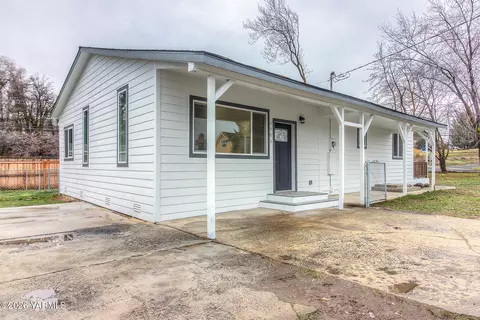 3503 Powerhouse Rd, Yakima, WA 98902