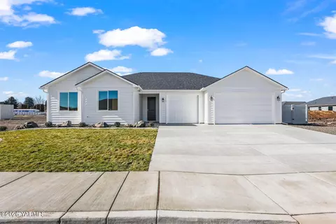 4601 W Oak Ave, Yakima, WA 98903