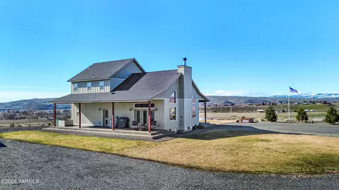 517 Game Ridge Rd, Selah, WA 98942