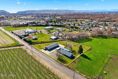 710 S 41st St, Yakima, WA 98901