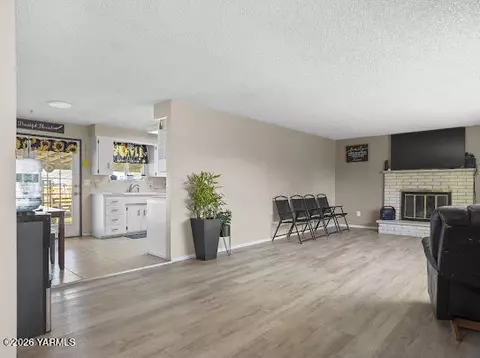 106 Sky Vista Pl, Yakima, WA 98901