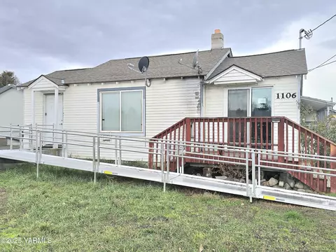 1106 S 68th Ave, Yakima, WA 98908