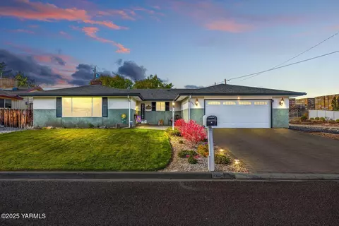 902 S 50th Ave, Yakima, WA 98908