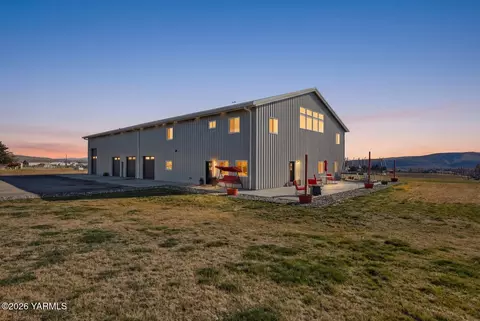 190 Gopher Rd, Selah, WA 98942
