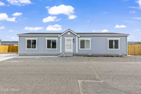 2802 S 5th Ave #30, Yakima, WA 98903