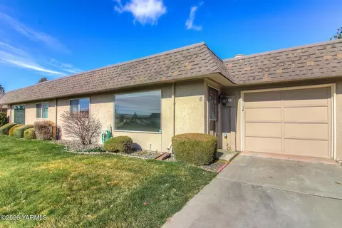 100 N 60th Ave #6, Yakima, WA 98908