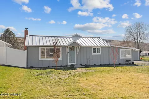 240 Wise Acre Rd, Yakima, WA 98901