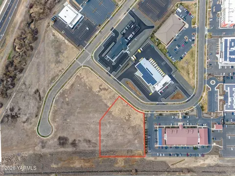 1236 Ahtanum Ridge Dr #11, Union Gap, WA 98903