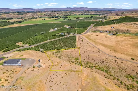 Nka Pioneer Way, Yakima, WA 98908