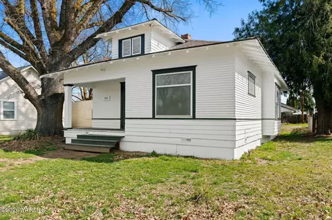 603 S 15th Ave, Yakima, WA 98902
