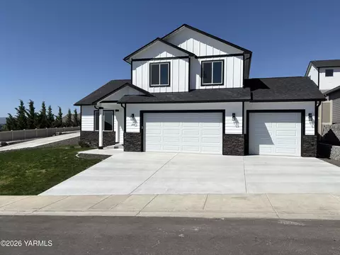 304 N 90th Ave, Yakima, WA 98908