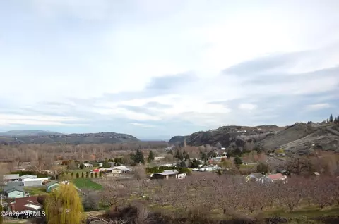 Nka S Naches Rd, Yakima, WA 98908