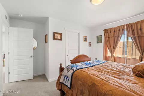 Bedroom - 313 Ruby Ave, Grandview, WA 98930 photo 6 of 6