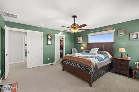 Bedroom - 313 Ruby Ave, Grandview, WA 98930 photo 4 of 6