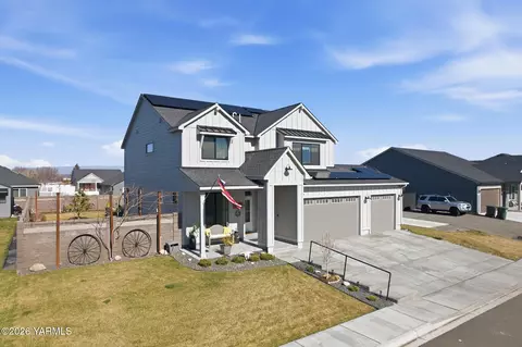 Exterior - 313 Ruby Ave, Grandview, WA 98930 photo 2 of 6