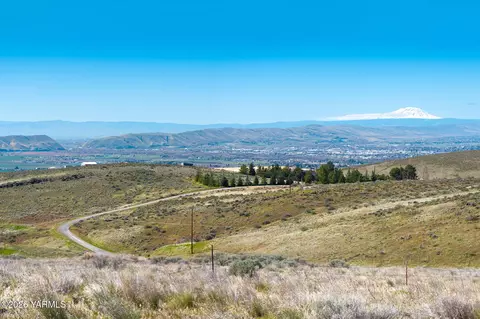 Nka Spring View Dr, Yakima, WA 98901