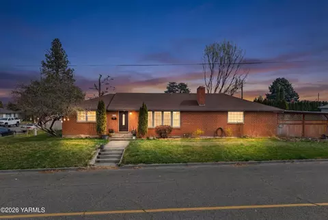 217 Velma St, Grandview, WA 98930