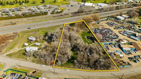 6441 W Powerhouse Rd, Yakima, WA 98908