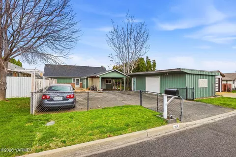 205 S 50th Ave, Yakima, WA 98908