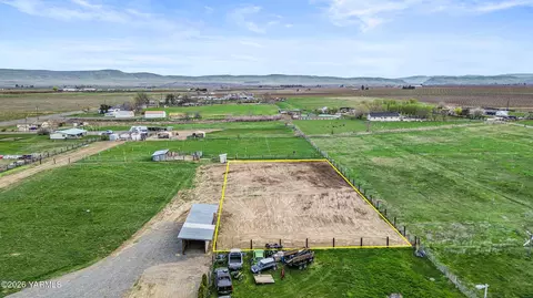 Nna Progressive Rd, Wapato, WA 98951
