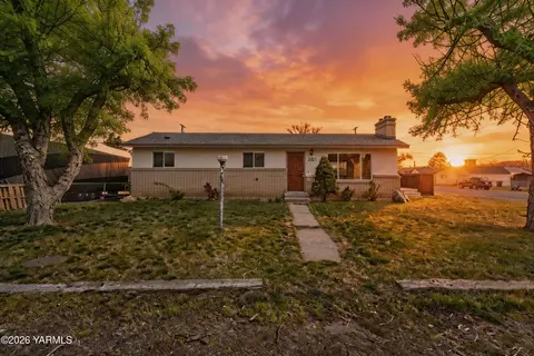 2907 S 3rd St, Union Gap, WA 98903