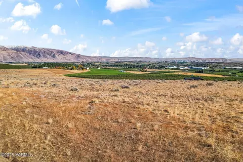 Nka Hatton Rd, Tieton, WA 98947