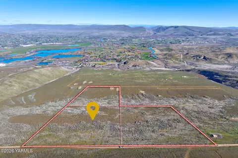 Nka Buds Pl, Yakima, WA 98901