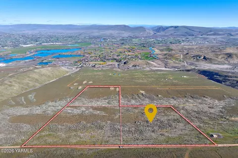 Nna Buds Pl, Yakima, WA 98901