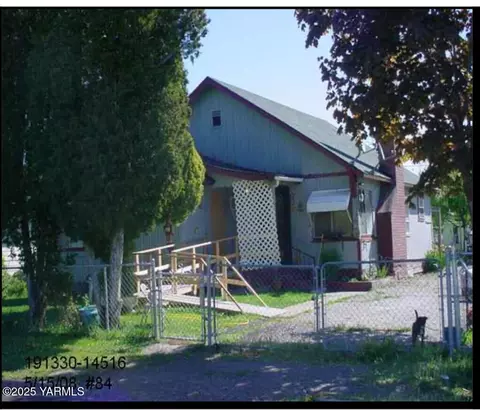 1305 S 7th St, Yakima, WA 98901