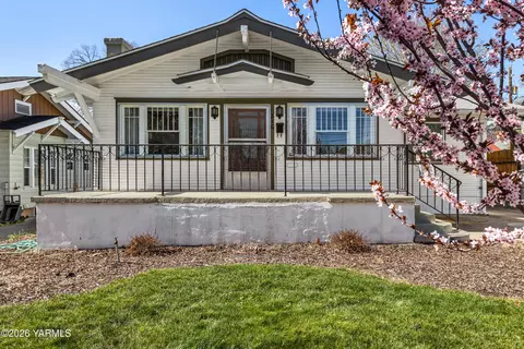 216 S 16th Ave, Yakima, WA 98902