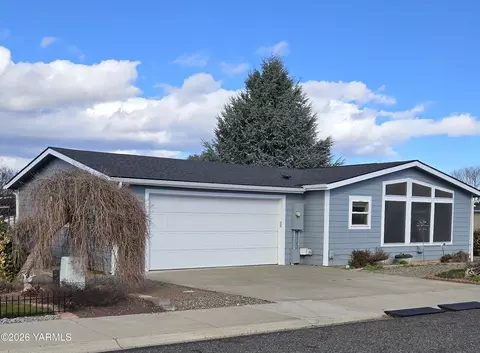 1830 Magnolia Ct, Yakima, WA 98908